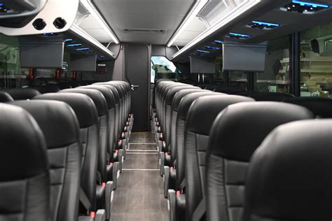 Bus Inside 的图像结果