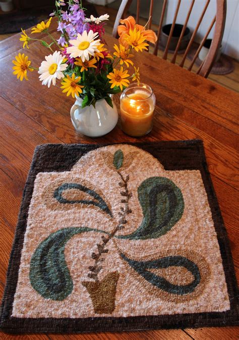 Rug Hooking Patterns 的图像结果