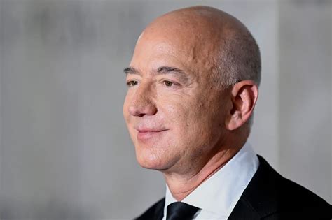 Why Jeff Bezos and Dropbox's CEO Favor Memos Over Slideshows | Entrepreneur