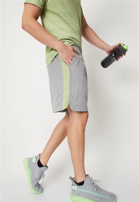 Buy Men Colourblocked Active Shorts Online at just Rs. 799.0 ...