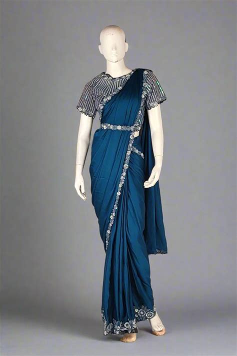 Buy Ready-to-Wear Saree with Blouse for Durga Puja Look | Sundari