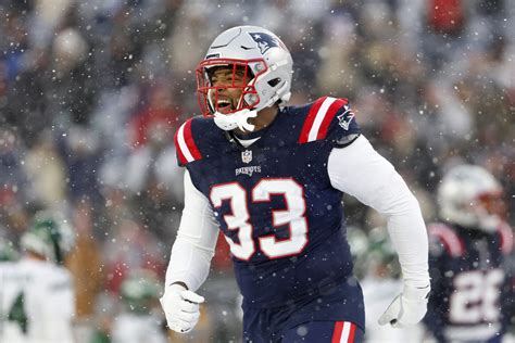 Patriots Salary Cap, Depth Chart After Anfernee Jennings' Contract in ...