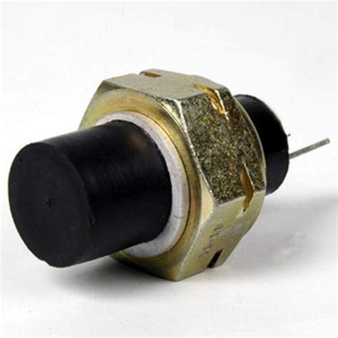 UNO Minda SW-0762 Oil Pressure Switch - w/o Wire : Amazon.in: Car ...