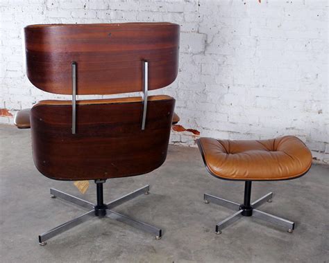 Mid-Century Modern Plycraft Eames-Style Lounge Chair and Ottoman For ...