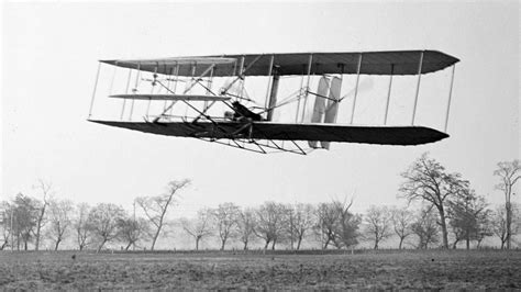 Flight 85: Orville Wright in flight, distance of approx. 1,760 feet in 40 1/5 seconds; Huffman ...