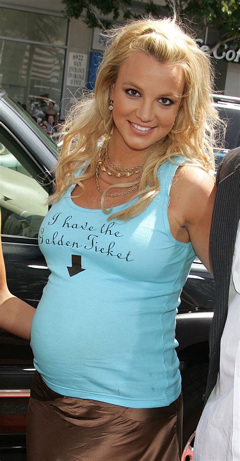 Let Britney Spears Do Pregnancy Fashion Her Own Way - Hollywood411 News