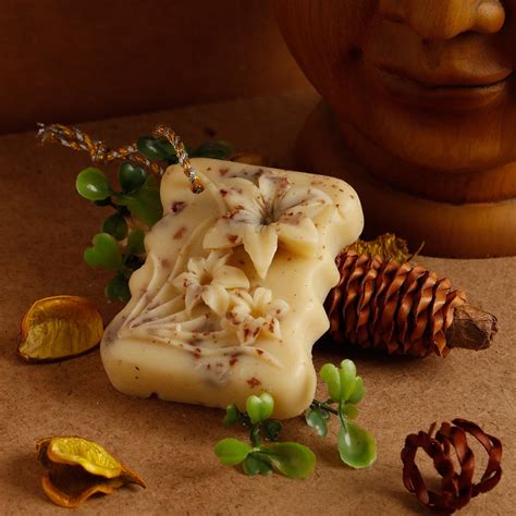 4 Beeswax Tablets -A Treat For The Wardrobes – Light Jewels