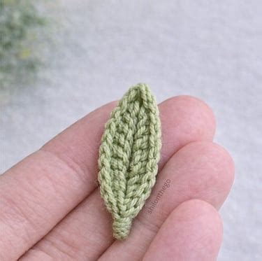 Mini Lily Bouquet Keychain Crochet Pattern | Shilonthego