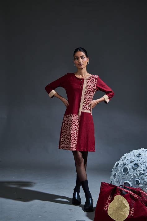 Crater Molten Short Dress – BANANA labs