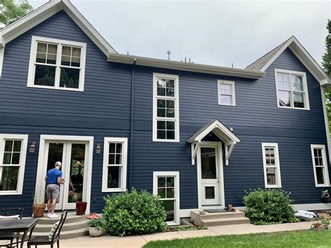 Benjamin Moore Hale Navy (HC-154) Review | Color Concierge