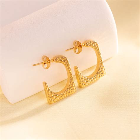 Gild Curve Hoops – Padmeya
