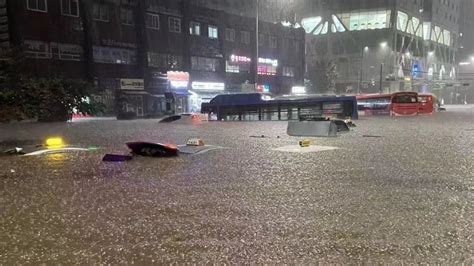 韩国首都圈暴雨大水倒灌现场曝光！有中国公民半地下房子被淹_凤凰网视频_凤凰网