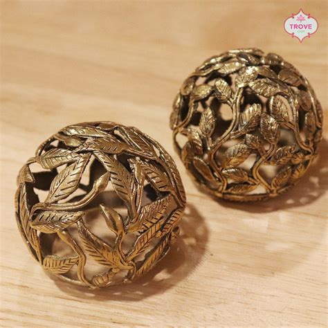 Hand-painted Steel Ware & Brass home decor – Trove Craft India