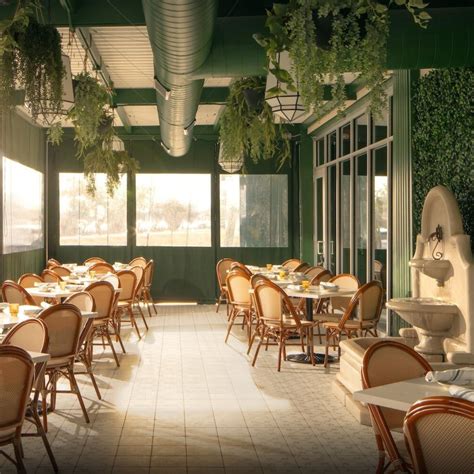 Cousin Louie's Italian Restaurant in Dripping Springs, Texas