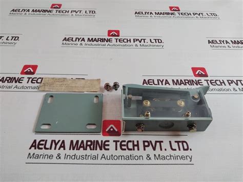 Samhwa Door Open/ Close Switch – Aeliya Marine