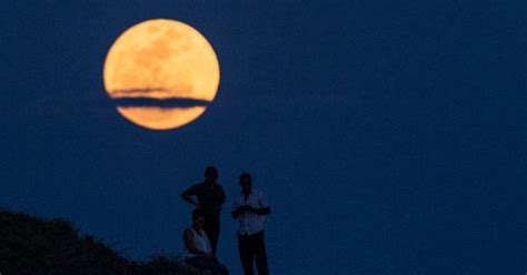 Supermoon in photos: The biggest, brightest moon in 68 years