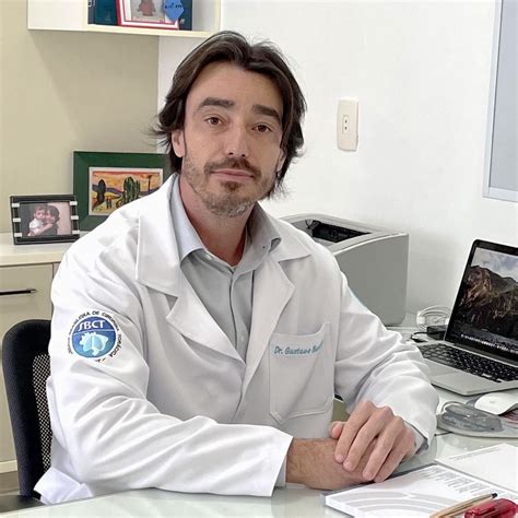 Dr. Gustavo Bandeira - Cirurgia Torácica Robótica