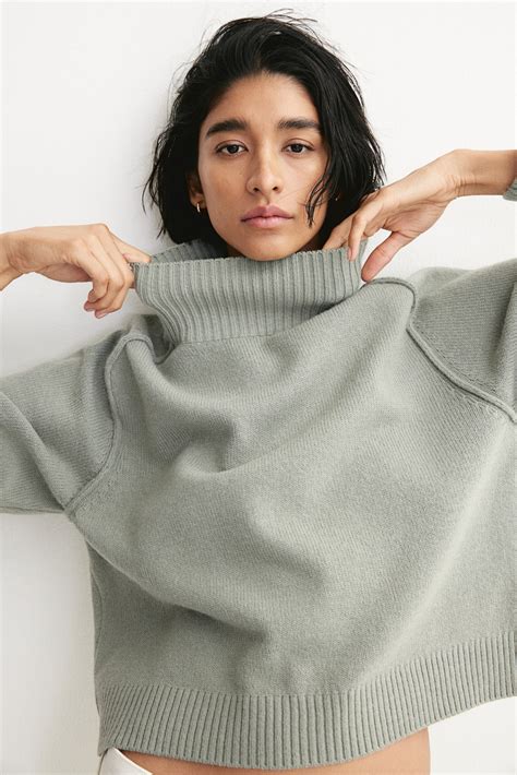 Mock Turtleneck Sweater - Light khaki green - Ladies | H&M US