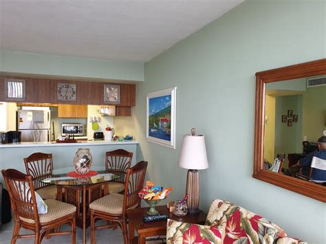 MAKAHA VALLEY TOWERS (Oahu, Hawaii) - Apartment Reviews & Photos ...