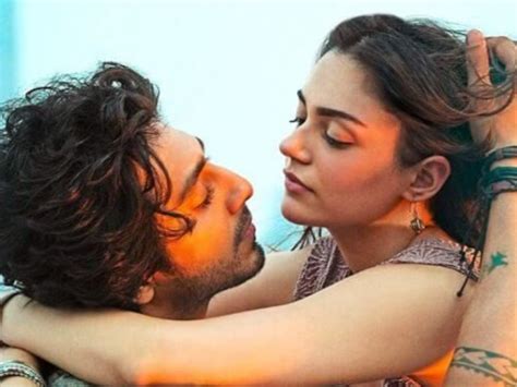 Iulia Vantur @45, claims to be married