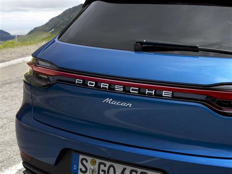 2021 Porsche Macan Image. Photo 27 of 32