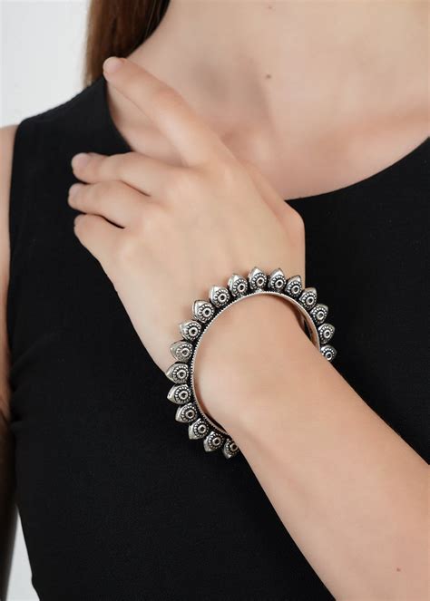 Get Motif Engraved Silver Bangle at ₹ 850 | LBB Shop