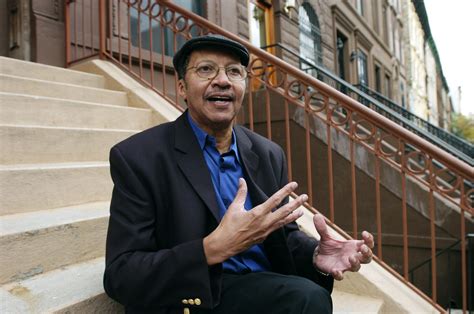 Walter Dean Myers Menino Mau Bostonia: 1999 2000, No. 1 4