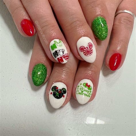 Disney Christmas Nails: Inspiring Designs & Ideas! - TheMakeup