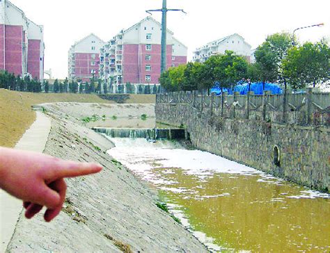一些小区生活污水直接排放十五里河（多图）_新闻中心_新浪网