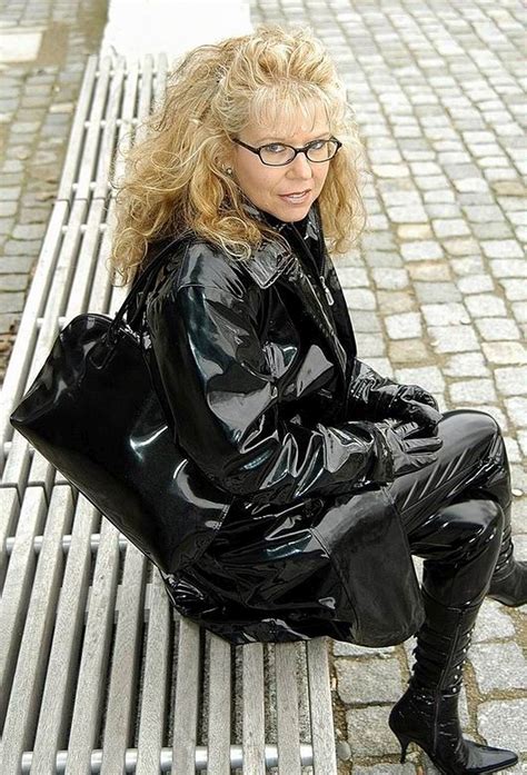 Shiny black PVC (mack, leggings and boots.....lovely) | Vinyl clothing ...