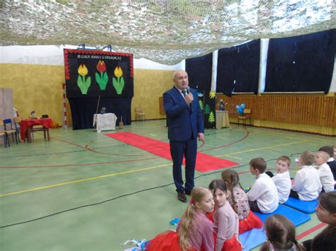 Szkoła Podstawowa im. Jana Pawła II w Sobkowie