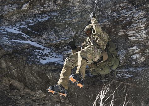 Mountain Warfare School shows Soldiers how to take fight to the hills ...