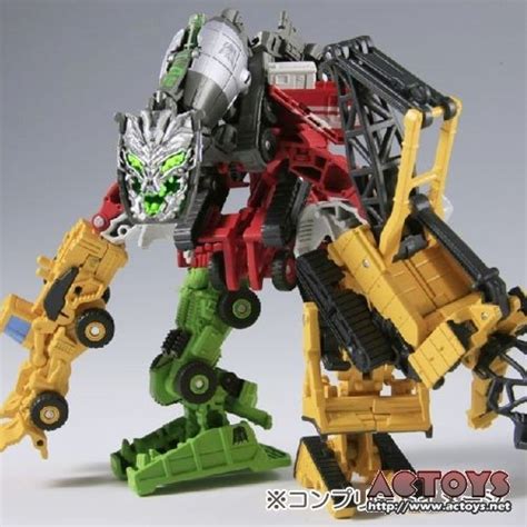 Transformers 3 - Legends class Devastator pics, Overload in detail