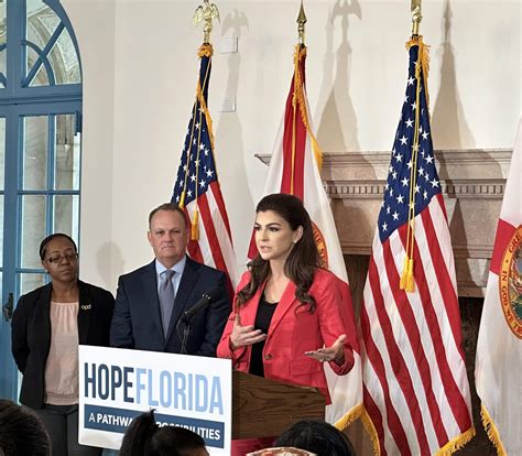 Casey DeSantis Announces DCF Employment Partnership with New College of ...