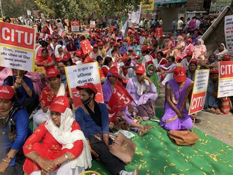 Delhi: Regularisation in Mind, Scheme Workers Protest for Increment in ...