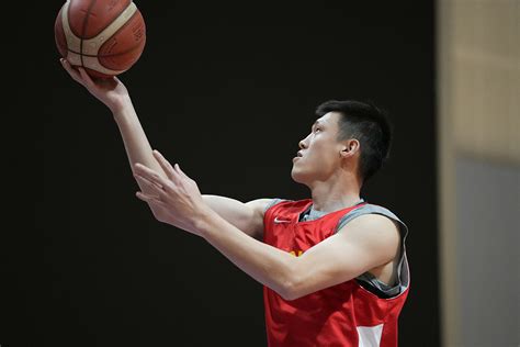 媒体：周鹏担任新一届中国男篮队长_手机新浪网