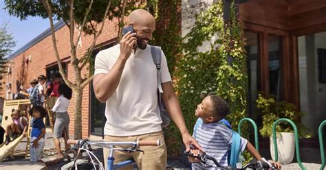 Customer complaints: Definition, examples, and resolution tips