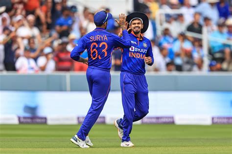 "Bit surprised he's been out.." - Shreyas Iyer makes case for Team ...