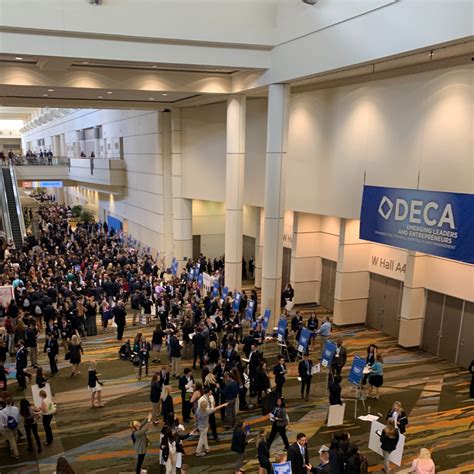 Best Youth Entrepreneurship Programs — Spirit Box School Vending ...