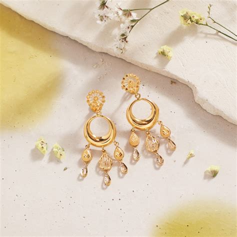 Buy Gold Earrings Online | Gold Earrings by Manubhai.