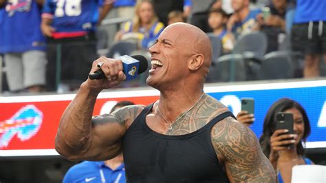 No, crowd didn't chant, 'Maui' at Dwayne Johnson | Fact check