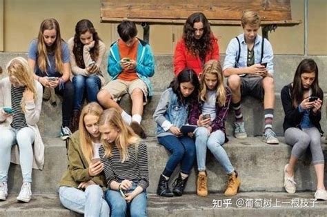 青少年玩手机的危害有哪些_360新知