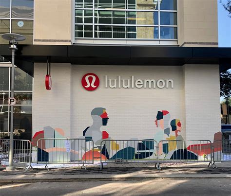 Eye-catching mural highlights upgraded Lululemon store