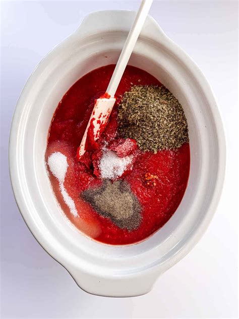 Low FODMAP Slow Cooker Pasta Sauce | Loveable Lemons