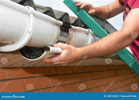 Rain Gutter Repair 的图像结果