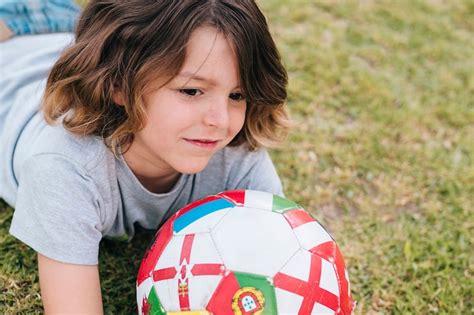 Playing brown haired child Images - Free Download on Freepik