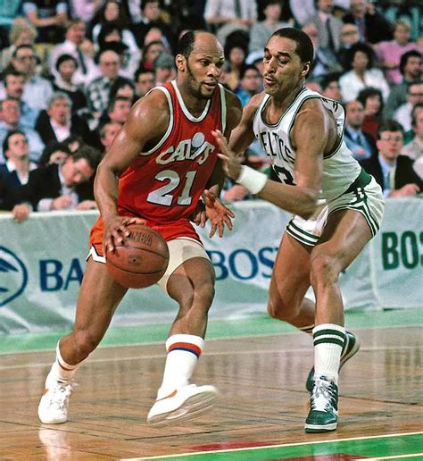 The 2016 Uni Watch NBA leaves no color or change unnoticed