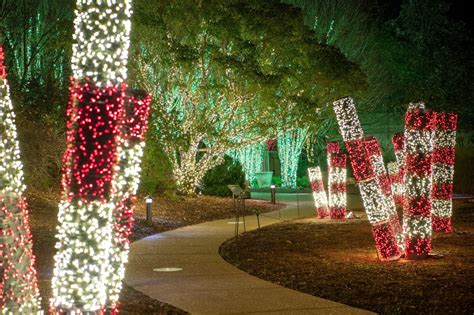 Spectacular Holiday Light Displays Around the South | StyleBlueprint