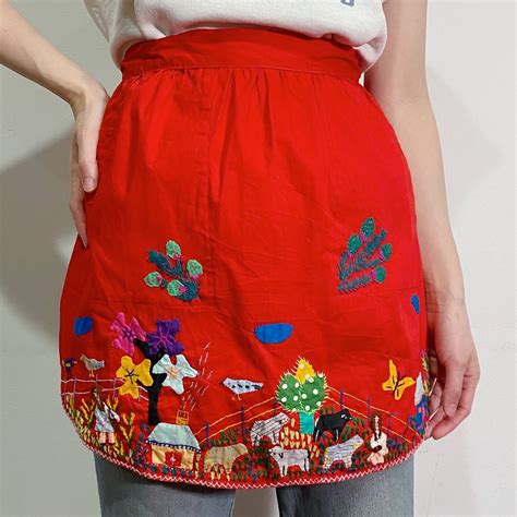 red hand patch and embroidery apron | LEMON