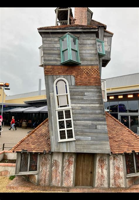 The Weasley House | Harry potter houses, The burrow harry potter, Fairy ...